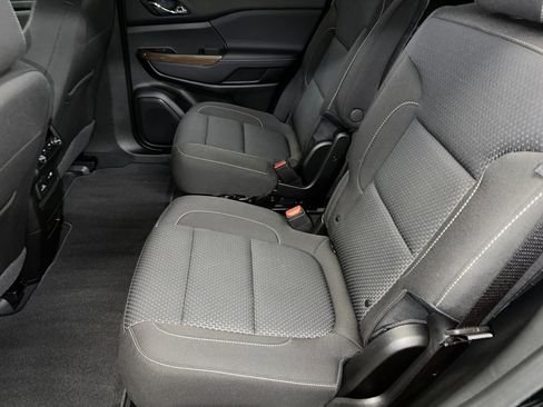 Certified 2023 GMC Acadia SLE w/ Driver Convenience Package image 18