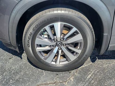 Used 2023 Nissan Pathfinder SL AWD/4WD image 5