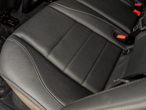 Used 2025 Mercedes-Benz GLE 450 GLE 450 image 31