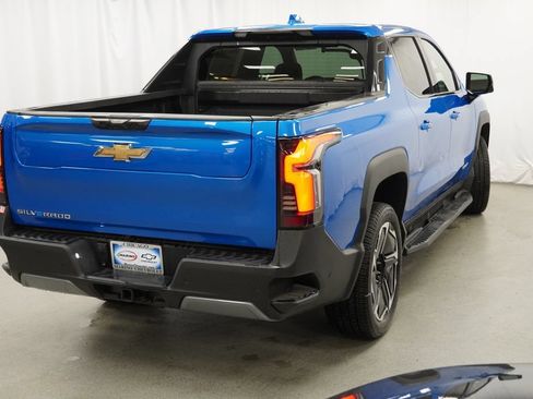 New 2026 Chevrolet Silverado EV LT AWD/4WD image 4