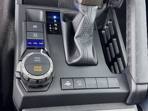 New 2026 Toyota 4Runner Platinum AWD/4WD image 21