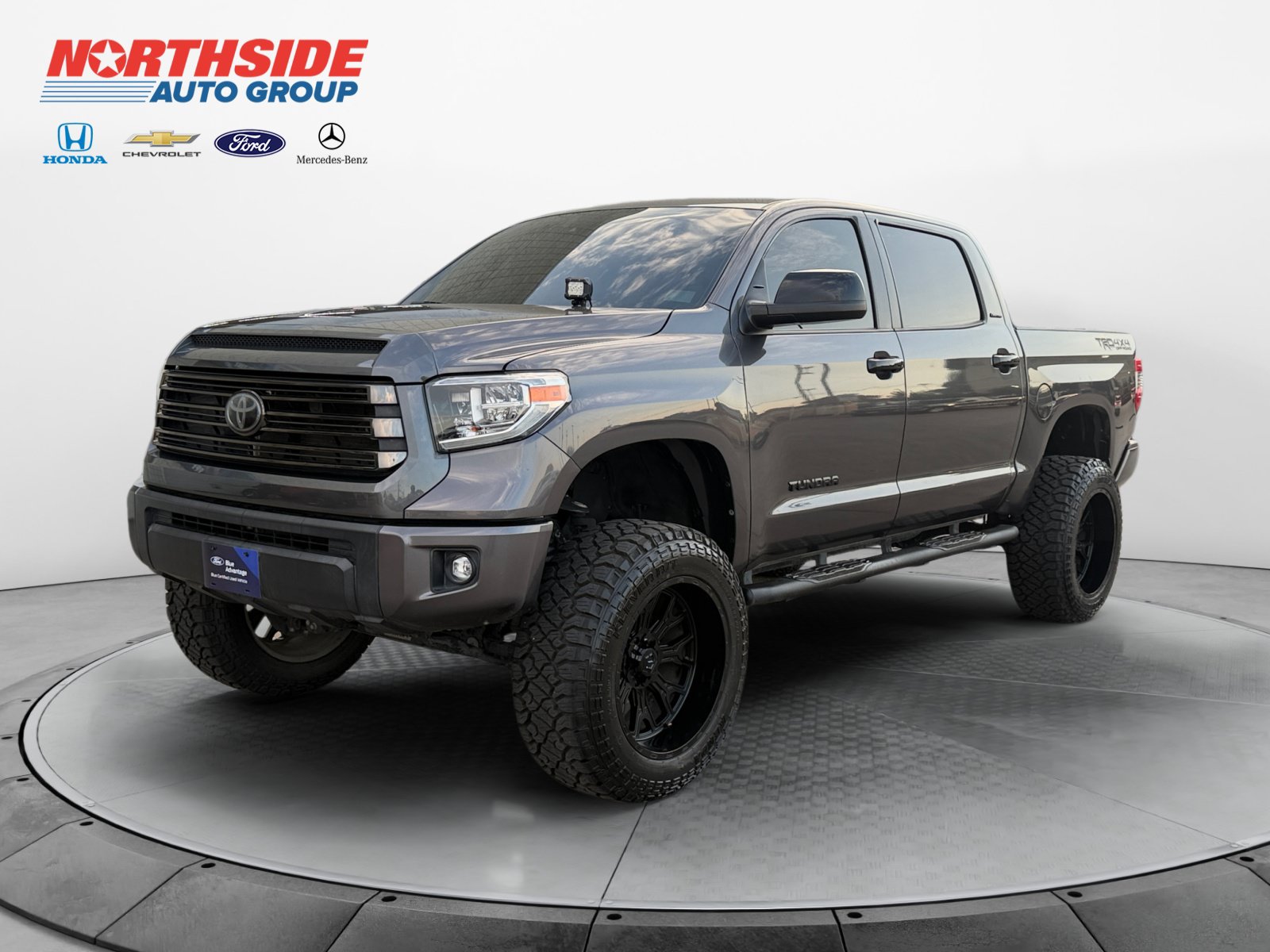 Used 2021 Toyota Tundra Limited w/ Nightshade Special Edition AWD/4WD image 3