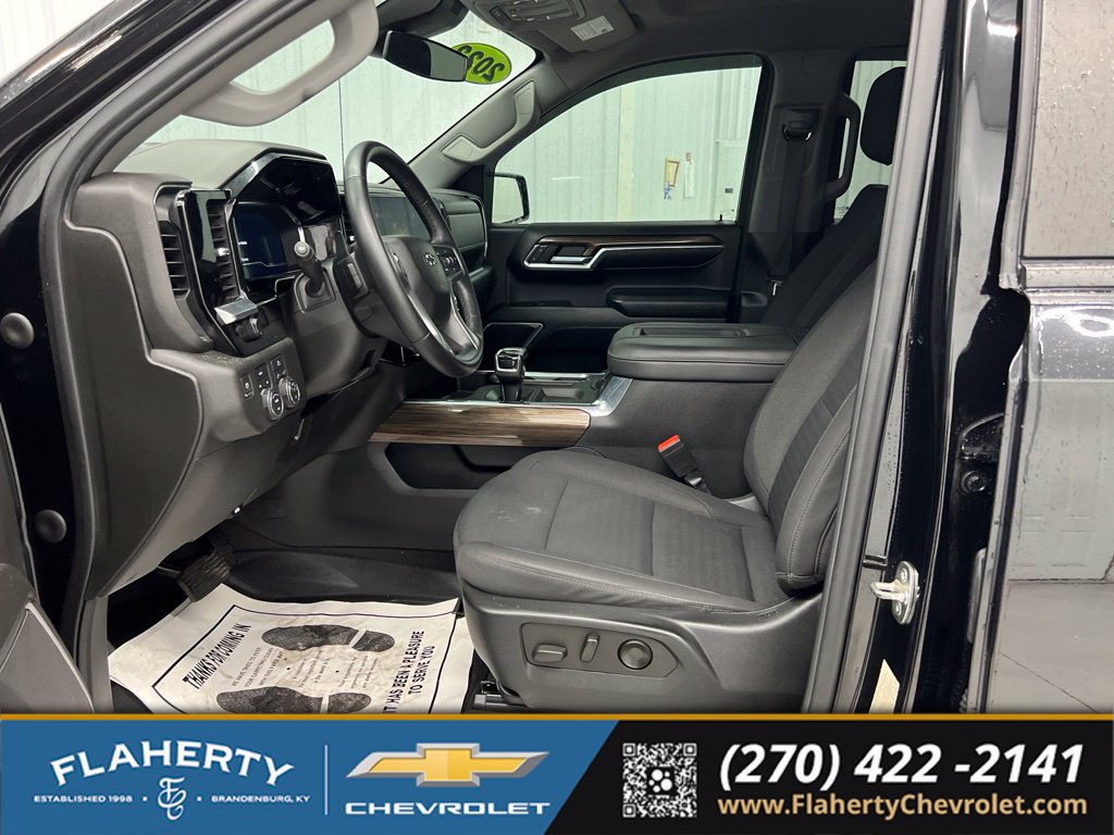 Used 2022 Chevrolet Silverado 1500 RST AWD/4WD image 9