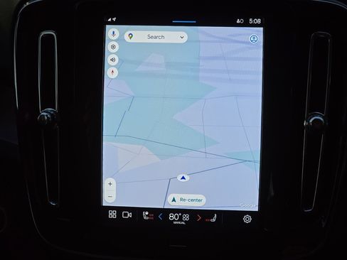 Certified 2025 Volvo XC40 B5 Plus image 15