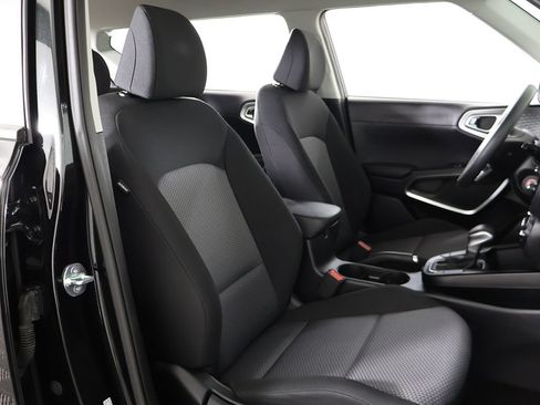 Certified 2025 Kia Soul LX FWD image 27