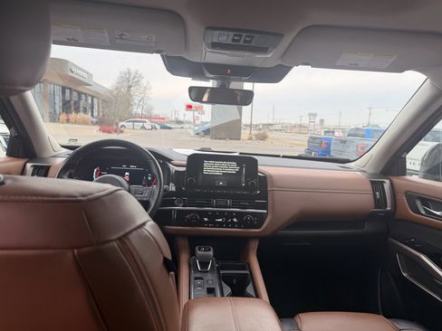 Certified 2024 Nissan Pathfinder Platinum w/ Cargo Package image 8