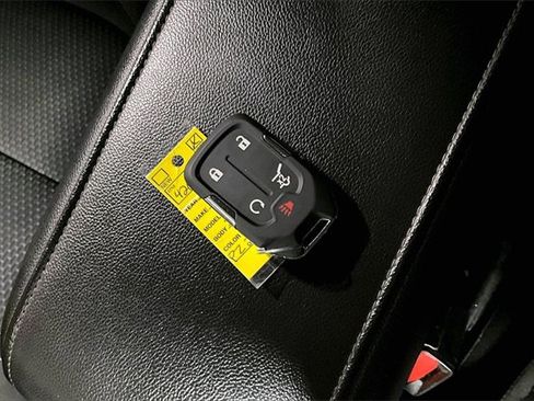 Certified 2023 GMC Acadia SLE w/ Driver Convenience Package image 29