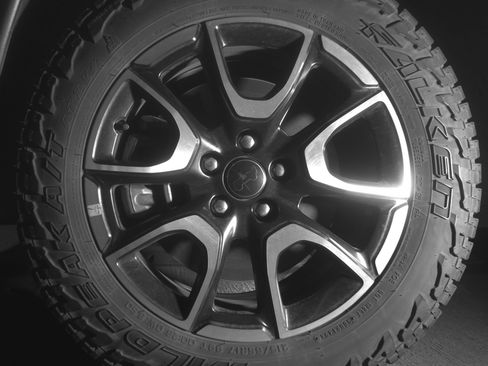 Used 2025 Jeep Compass Trailhawk AWD/4WD image 12