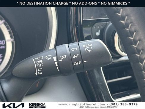 Used 2023 Toyota Highlander XLE AWD/4WD image 12