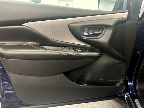 Used 2023 Nissan Murano SV image 12