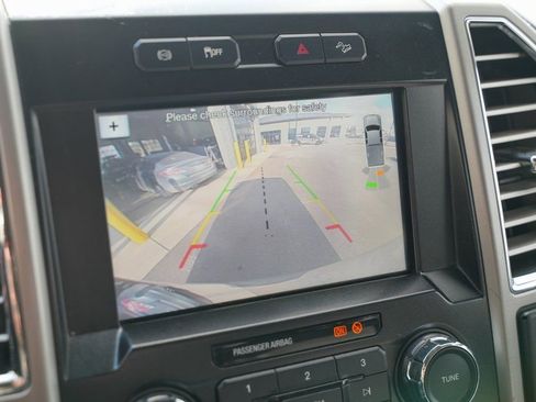 Used 2017 Ford F250 Lariat w/ Chrome Package image 40