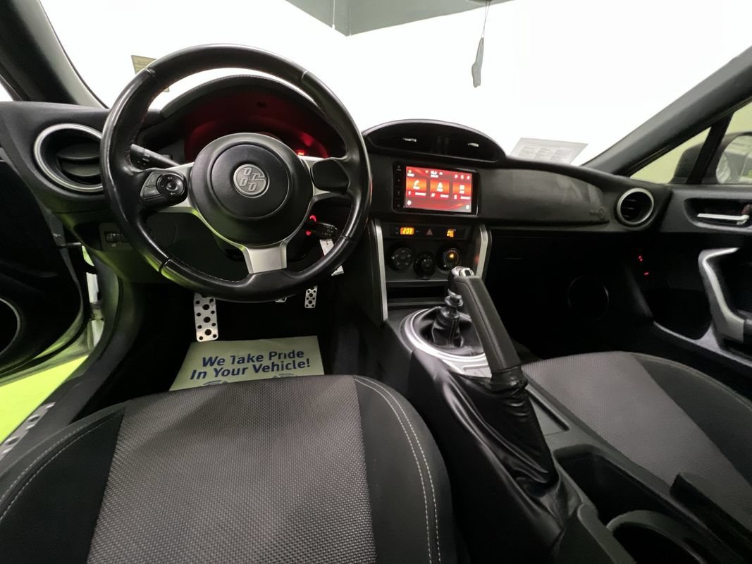 Used 2020 Toyota 86 RWD image 15