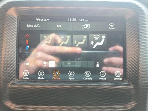 Used 2022 Jeep Wrangler Sport image 19