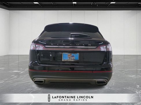 Certified 2023 Lincoln Nautilus AWD w/ Premium Package image 4