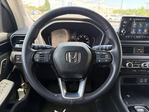 Used 2025 Honda Pilot EX-L image 12