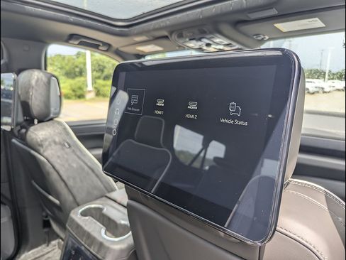New 2026 GMC Yukon XL AT4 Ultimate w/ LPO, Floor Liner Package AWD/4WD image 16