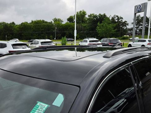 Used 2025 Jeep Grand Cherokee Limited w/ Luxury Tech Group II RWD image 11