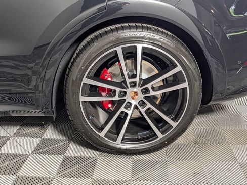 New 2026 Porsche Cayenne GTS AWD/4WD image 12