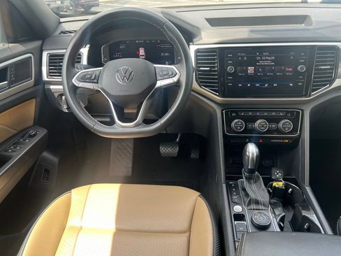 Used 2023 Volkswagen Atlas Cross Sport SE w/ Black Wheel Package AWD/4WD image 25