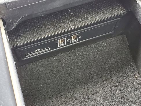 Used 2019 Mercedes-Benz C 300 4MATIC Sedan image 35