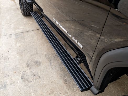 Used 2024 GMC Sierra 2500 Denali Ultimate w/ Max Trailering Package image 13