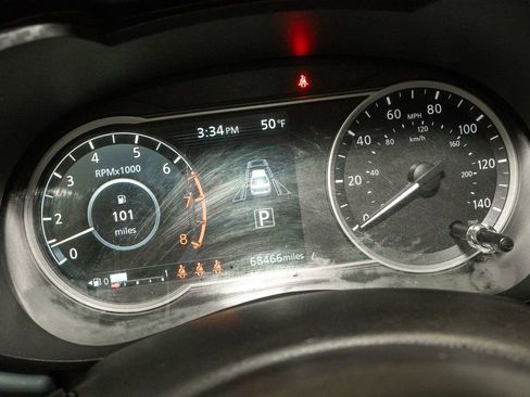 Used 2023 Nissan Versa SV image 15