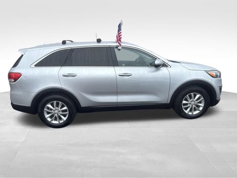 Used 2016 Kia Sorento LX w/ LX Convenience Package image 33