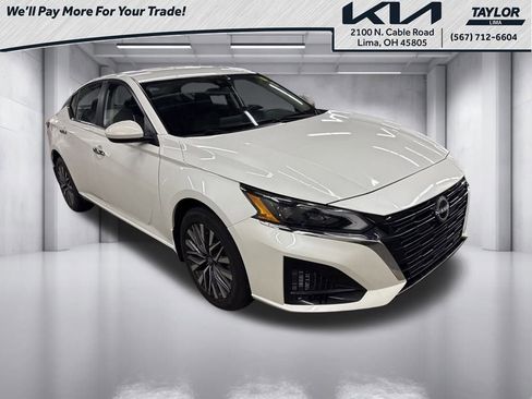 Used 2023 Nissan Altima 2.5 SV image 3