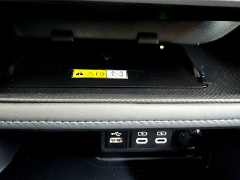 Certified 2025 Toyota Highlander Platinum image 37