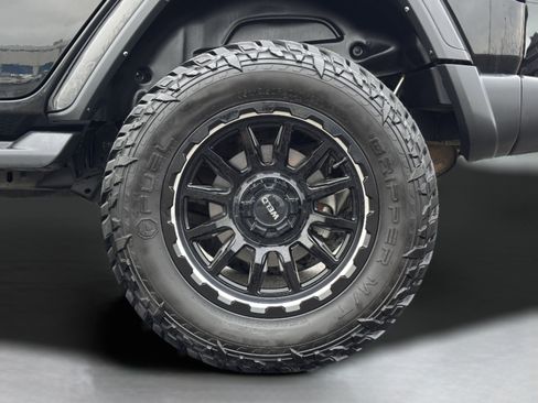 Used 2021 Jeep Wrangler Unlimited Sahara w/ Cold Weather Group image 11