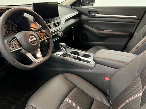 New 2026 Nissan Altima 2.5 SR w/ SR Midnight Edition Package FWD image 15