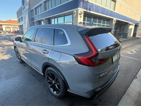 Used 2024 Honda CR-V EX-L image 5