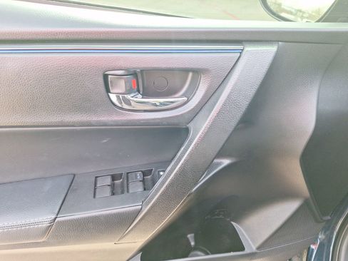 Used 2017 Toyota Corolla SE image 17