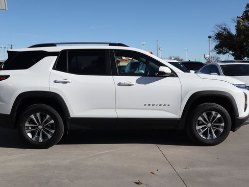 Used 2025 Chevrolet Equinox LT w/ Convenience Package II image 5