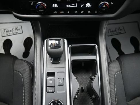 Used 2025 Nissan Pathfinder SV AWD/4WD image 22