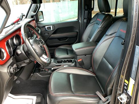 Used 2022 Jeep Gladiator Rubicon w/ Cold Weather Group image 12