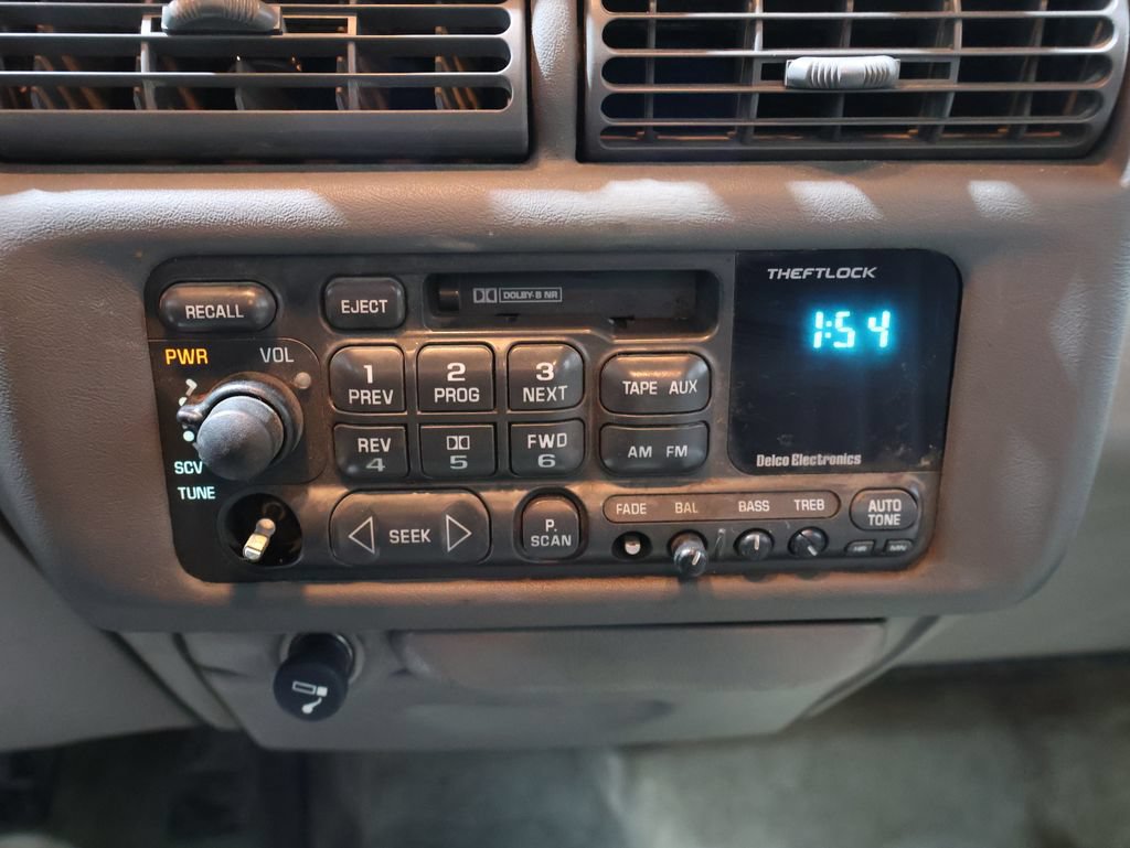 Used 2000 Chevrolet Lumina w/ Preferred Equipment Group FWD image 7