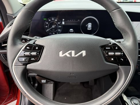 Used 2023 Kia Niro Wind FWD image 34