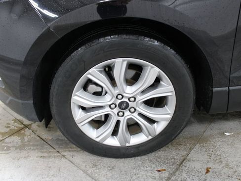 Used 2024 Ford Edge Titanium image 38