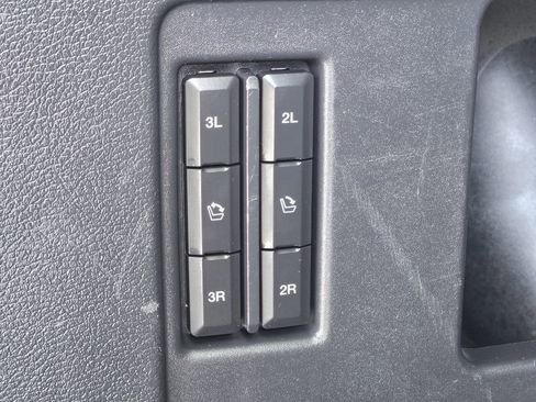 Used 2024 Ford Expedition XLT RWD image 13