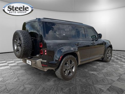 Used 2023 Land Rover Defender 110 X-Dynamic SE image 5