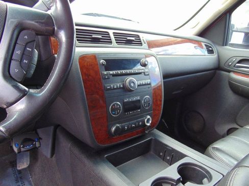 Used 2008 Chevrolet Silverado 2500 LTZ w/ Safety Package AWD/4WD image 24