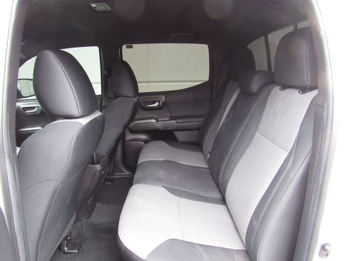 Certified 2023 Toyota Tacoma TRD Sport AWD/4WD image 19