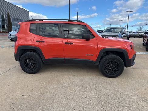 Used 2016 Jeep Renegade Sport w/ Power & Air Group image 2