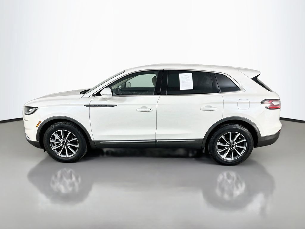 Used 2022 Lincoln Nautilus FWD image 5