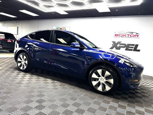 Used 2022 Tesla Model Y Long Range image 2