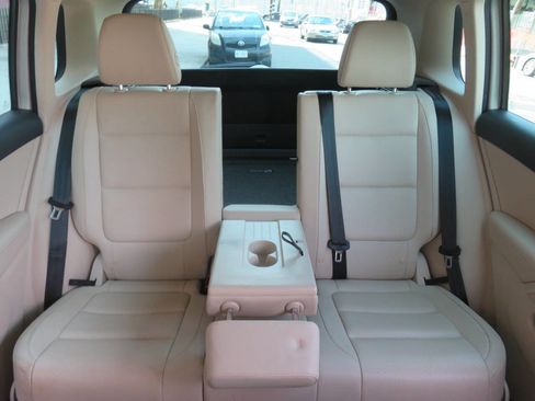 Used 2015 Volkswagen Tiguan S image 23