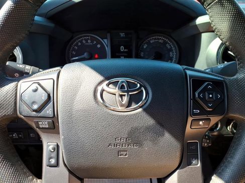 Certified 2023 Toyota Tacoma TRD Off-Road image 24