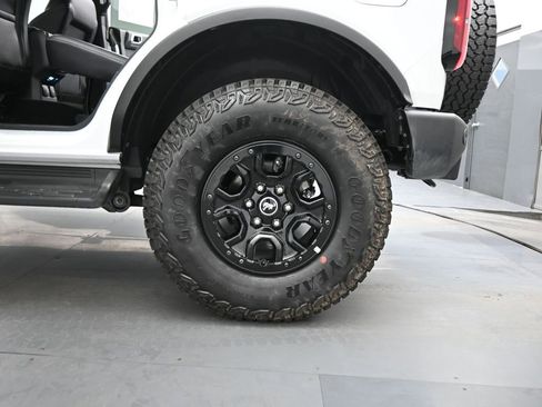 New 2026 Ford Bronco Outer Banks w/ Sasquatch Package image 22