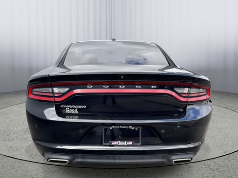 Used 2022 Dodge Charger SXT RWD image 21